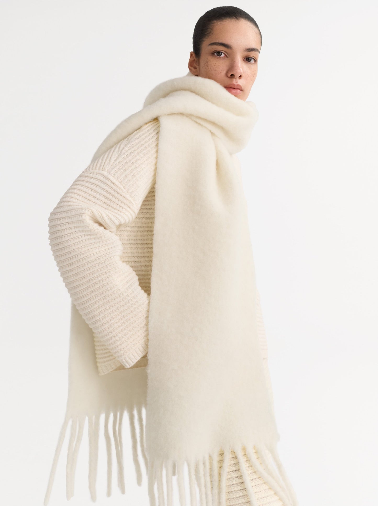 7340227823543 feather white