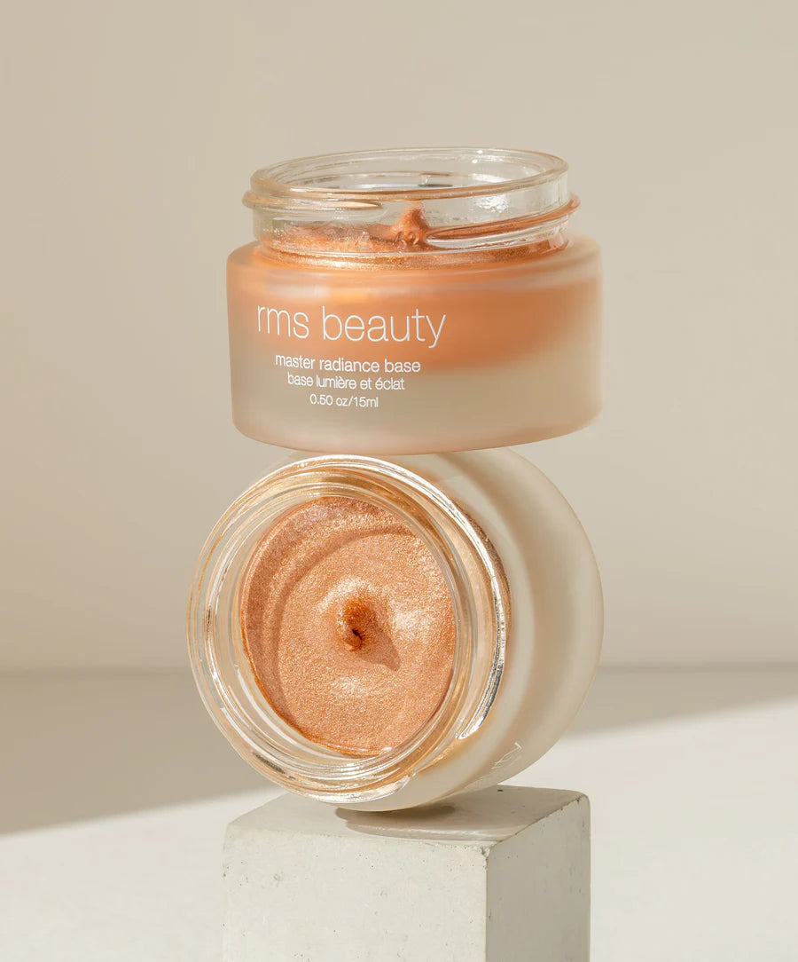 RICH IN RADIANCE - a rose gold incandescence for light to medium skin tones. 816248022205