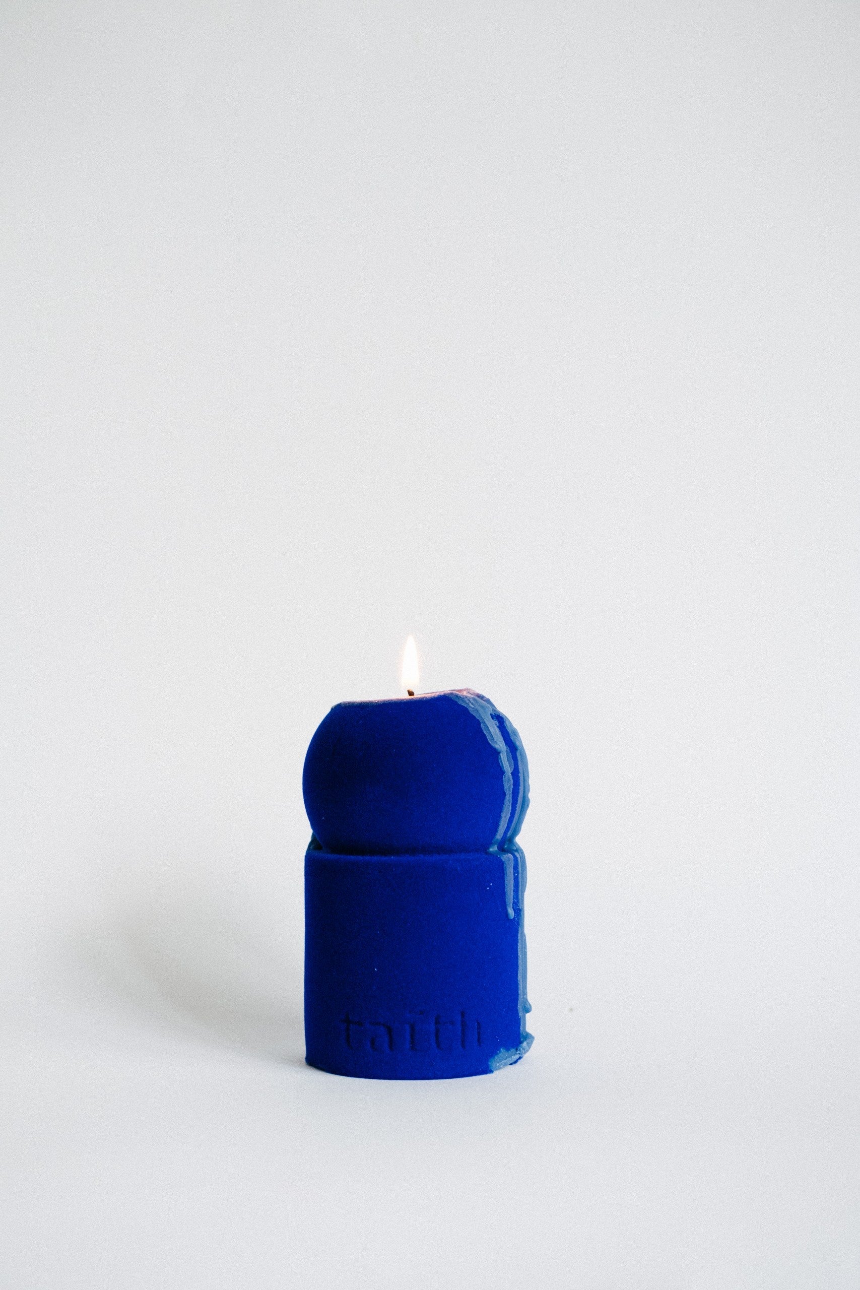 111111111250 Lulu Candle Velvet Edition Electric Blue