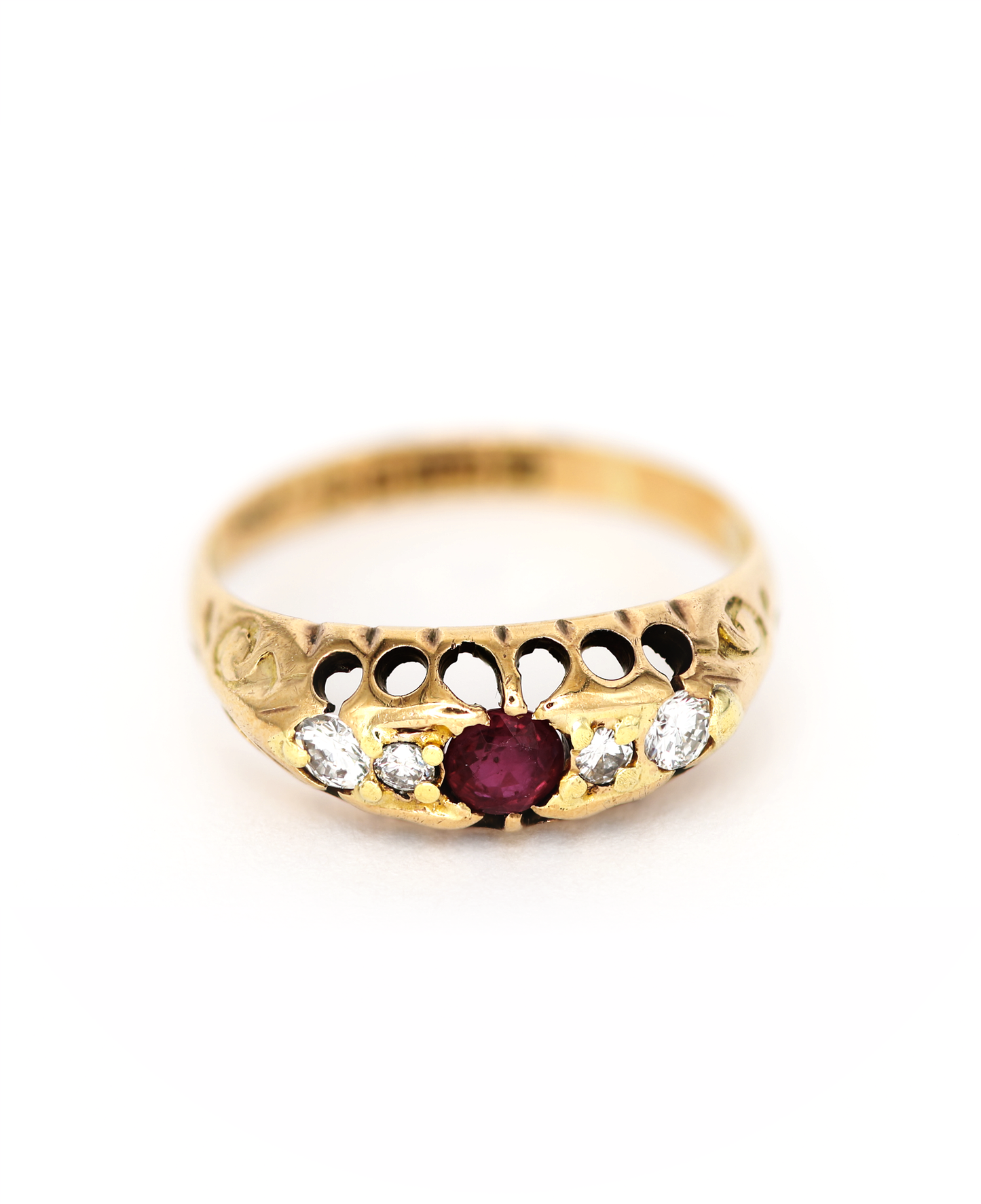 1900s English Ring with Ruby and Diamonds