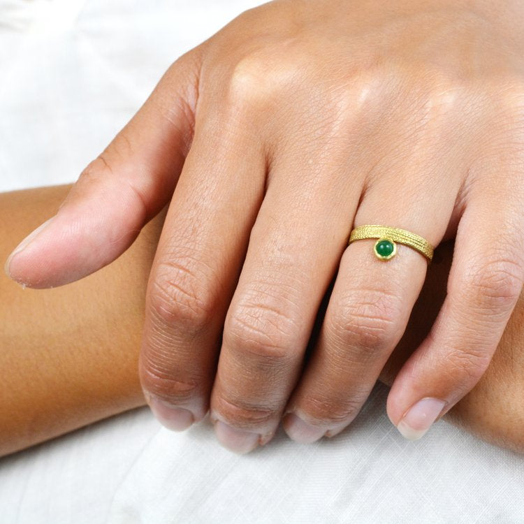 Emerald Dot Ring fl-r17g18em